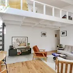Charming Apartment For 2 People - Paris 18